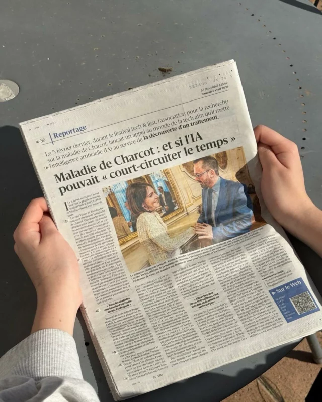 À Grenoble, échange plein d’émotion et de dignité avec Lorène et Nicolas, atteints de la maladie de Charcot.

La force de leur volonté, leur goût pour la vie, leur ambition de faire progresser la recherche, leurs sourires, tout, chez eux, force l’admiration.

À leurs côtés, avec les représentants de l’association pour la recherche sur Charcot, j’ai partagé les objectifs du nouveau plan national contre les maladies rares et les investissements consacrés à l’IA en santé, qui doit aider la recherche à faire des percées. 

Le combat sera long, exigeant. Merci à Lorène, Nicolas et leur courage, de nous en rappeler l’urgence.