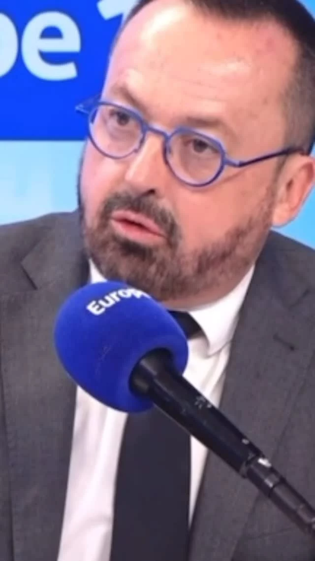Face à la pénurie de médecins, nous devons agir vite pour former plus et former mieux. 

Le numerus, en limitant les places en médecine, freine la formation de futurs professionnels dont nos territoires ont cruellement besoin. 

Chaque année, des étudiants quittent la France faute de place dans nos universités. C’est une aberration. 
Nous devons permettre à ces jeunes de se former en France et de soigner demain dans nos territoires.

Nous annoncerons dans les prochaines semaines, avec l’impulsion de François Bayrou, des mesures fortes pour donner un nouvel élan à la formation de nos futurs médecins dans tous les territoires.